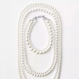 Elegant White Pearl Necklace